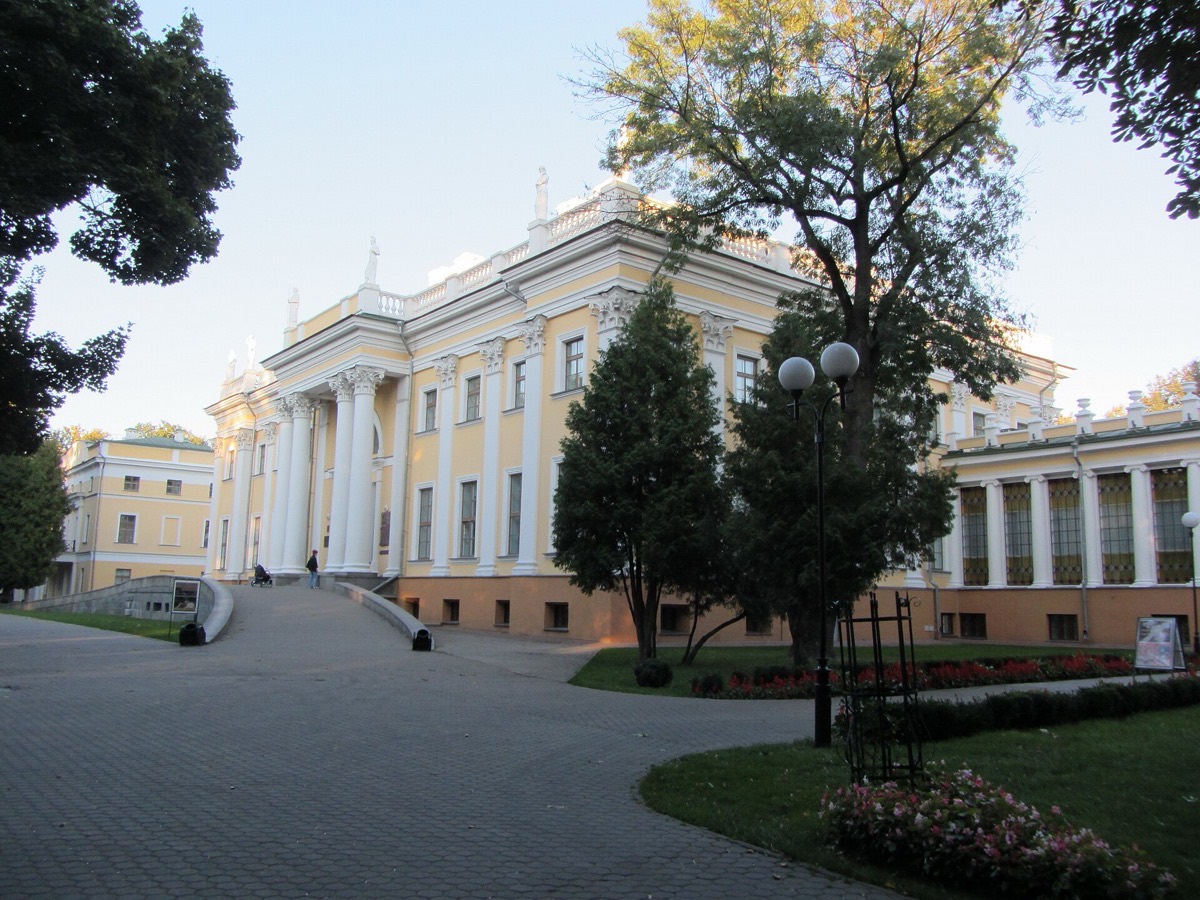 The Rumyantsev–Paskevich Palace in Gomel's park